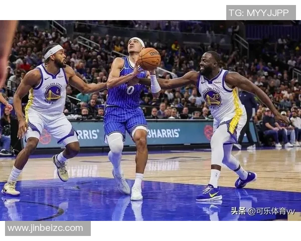 勇士与魔术对决NBA赛场上的激情碰撞与精彩瞬间解析
