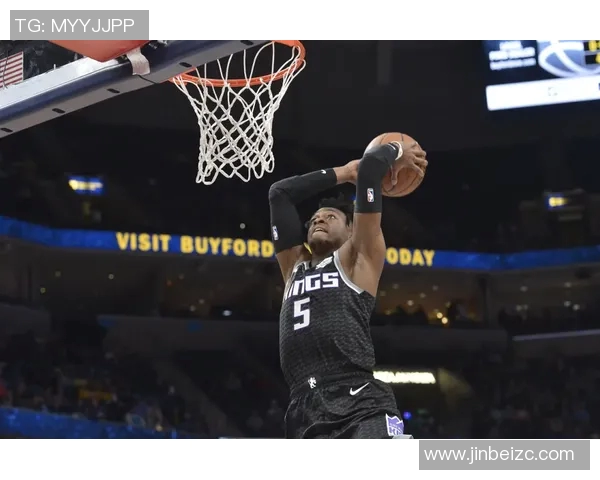 德阿隆福克斯带领国王崛起成NBA新星的奋斗历程与未来展望 德阿隆福克斯带领国王崛起成NBA新星的奋斗历程与未来展望